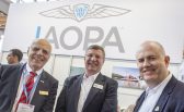 Ausdauer der IAOPA zahlt sich aus: Repräsentant bei ICAO Frank Hofmann, Secretary General Craig Spence, Senior Vice-President Dr. Michael Erb (v.l.n.r.)